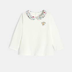 تيشيرت أبيض بياقة منمقة...